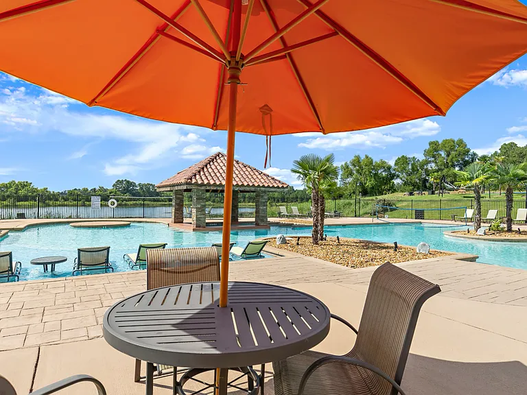 Lakeside Living — Photo 7