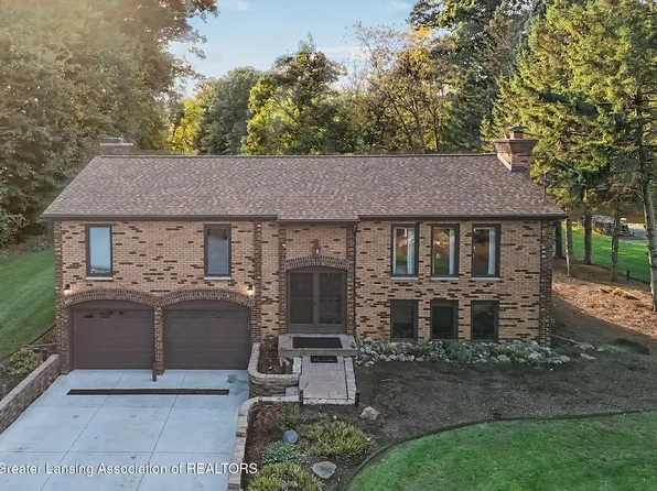 3874 Roland Dr, Eaton Rapids, MI 48827
