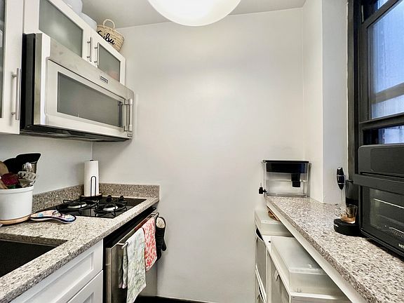 4th image of 339 E 57th St APT 2C