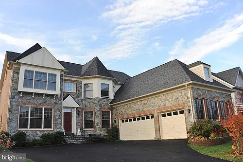 7582 Venture Dr Photo 1