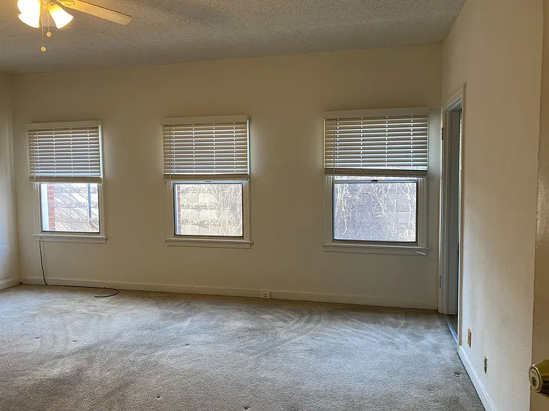 461 W Colorado St — Photo 17
