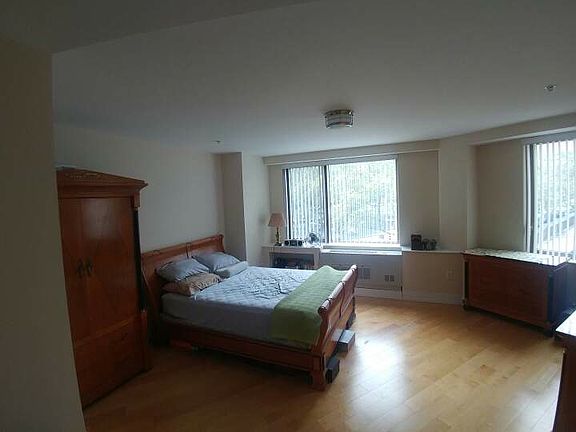 3rd image of 6405 Yellowstone Blvd #305