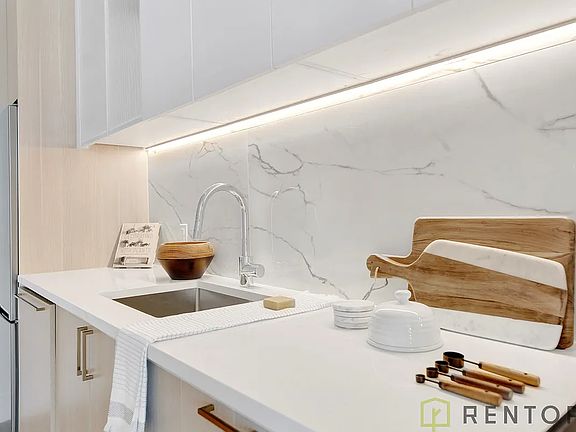 4th image of 69 Adams St #15A2