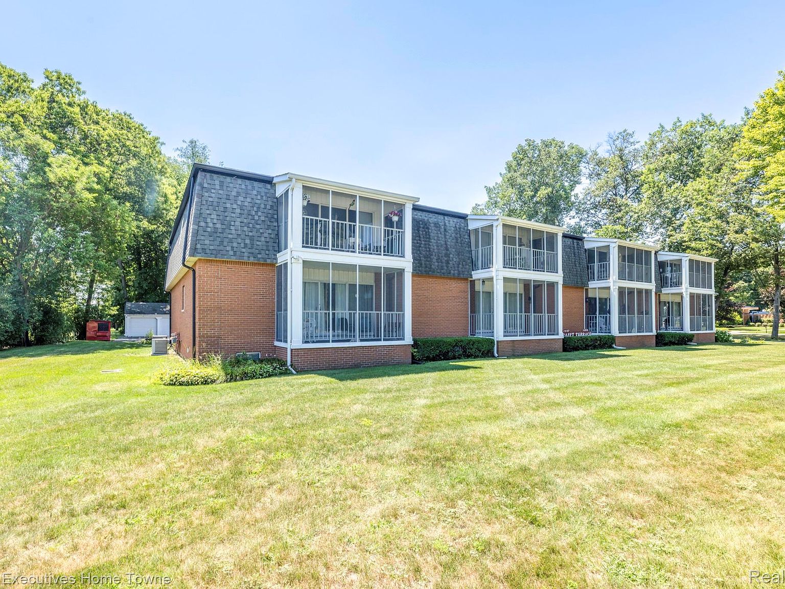 1467 Krafft Rd APT 8 — Port Huron Golf Club