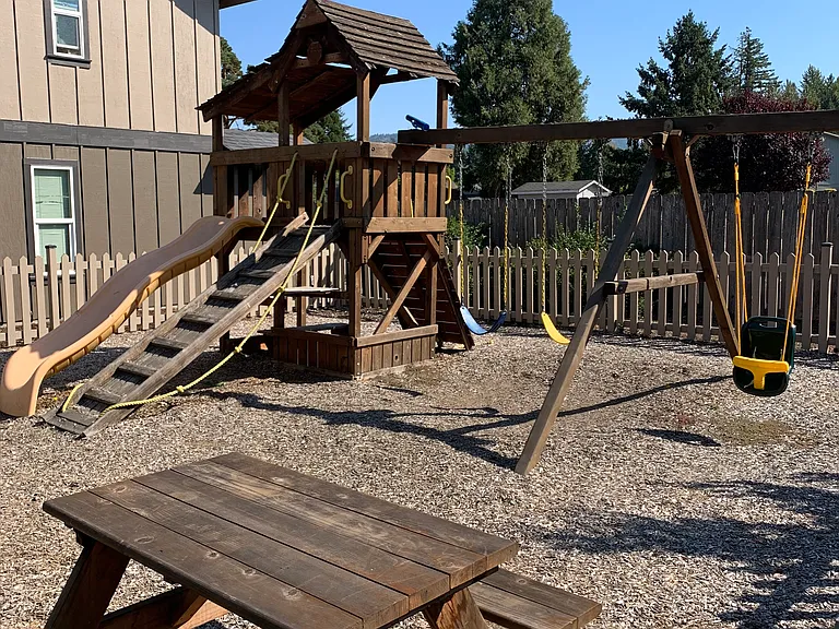 436 Holbrook Ln #A — Photo 9