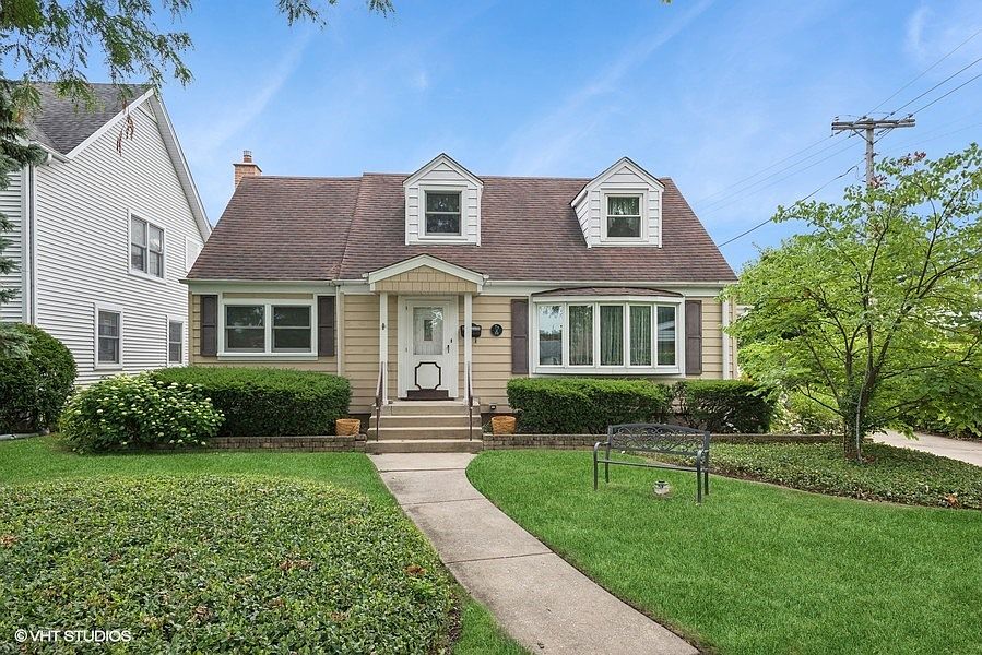 1st image of 711 Robinhood Ln