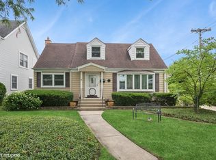 711 Robinhood Ln, La Grange Park, IL 60526