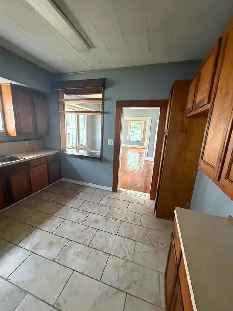 3 bed, 1385 sqft, $1,400 — Photo 2