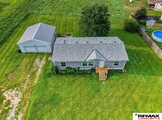 613 E 2nd St, Valparaiso, NE 68065