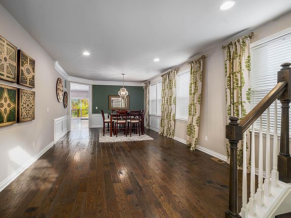 4th image of 49474 Hartwick Dr