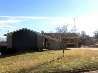 258 Terrace Dr, Oskaloosa, IA 52577