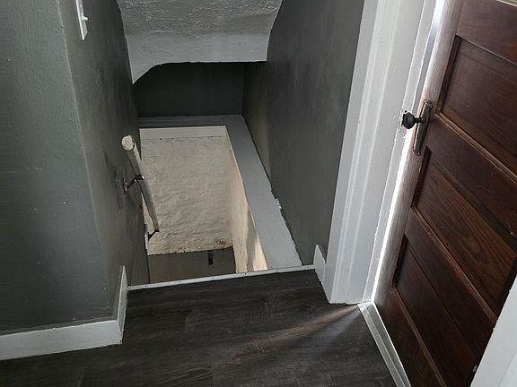 4th image of 1267 Highland Ave