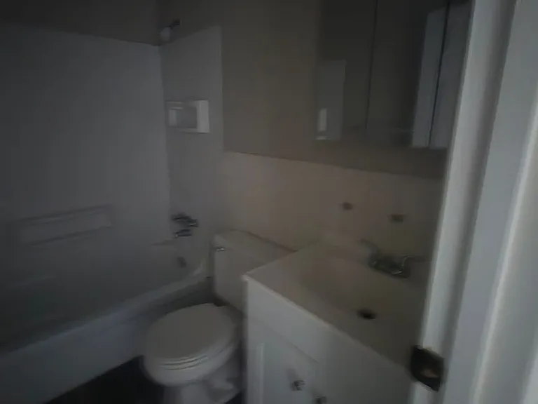 3236 N Talbot Ave — Photo 7