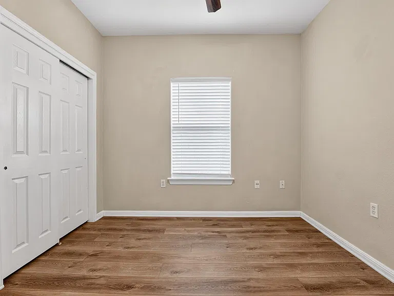 5625 Signal Point — Photo 19