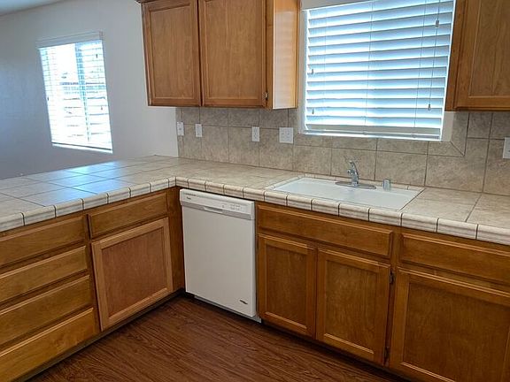 5th image of 2214 W Lark Ave