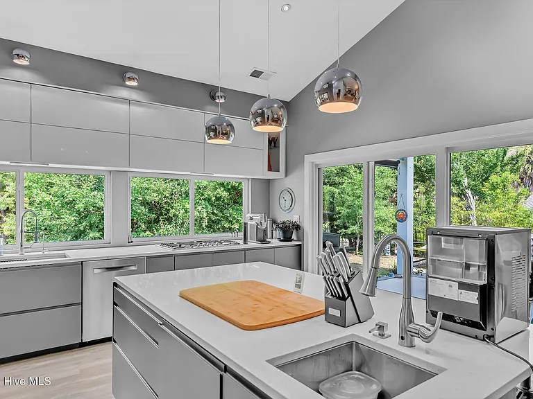 8708 Plantation Dr — Photo 41