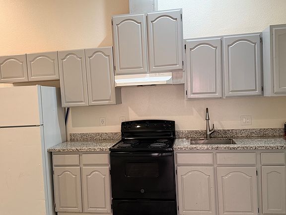 5th image of 1159 32nd St