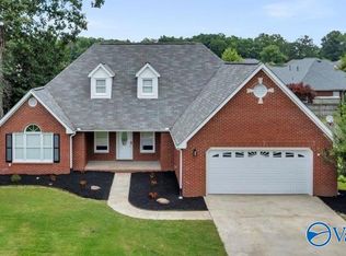 2722 King Arthur Ct, Decatur, AL 35603
