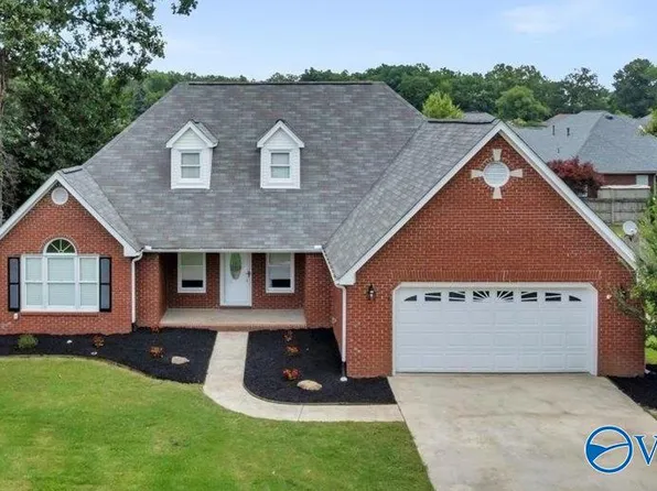 2722 King Arthur Ct, Decatur, AL 35603