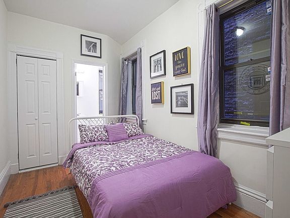 3rd image of 30 Saint Marks Pl APT 3C