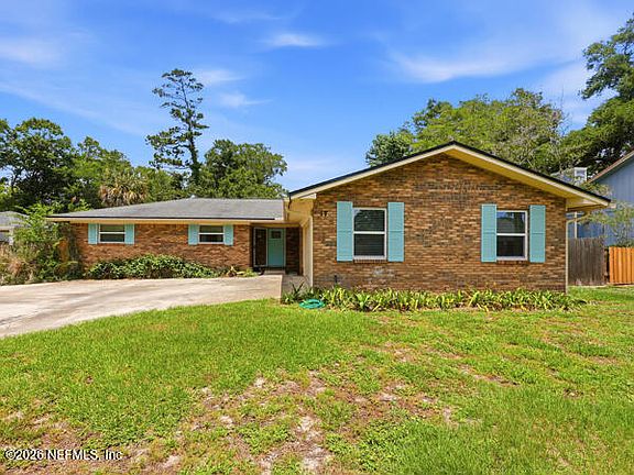 2nd image of 17 OAKS Drive