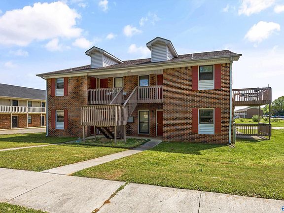 2nd image of 4425 Bonnell Dr NW