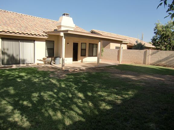 2nd image of 1366 N Tercera Ave
