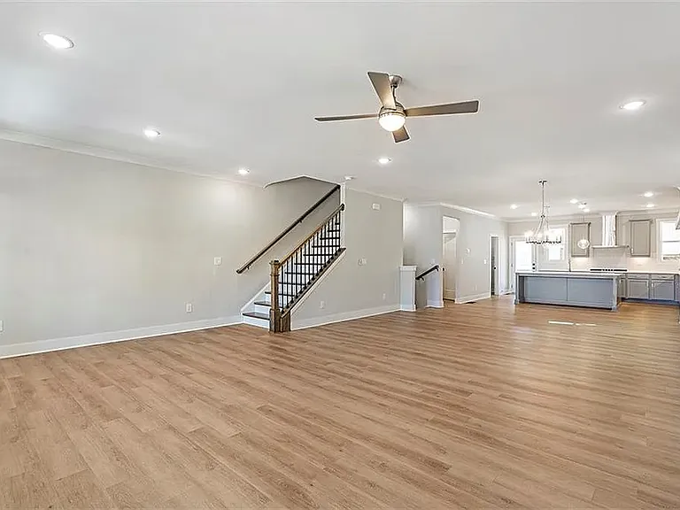 160 Palm St — Photo 11