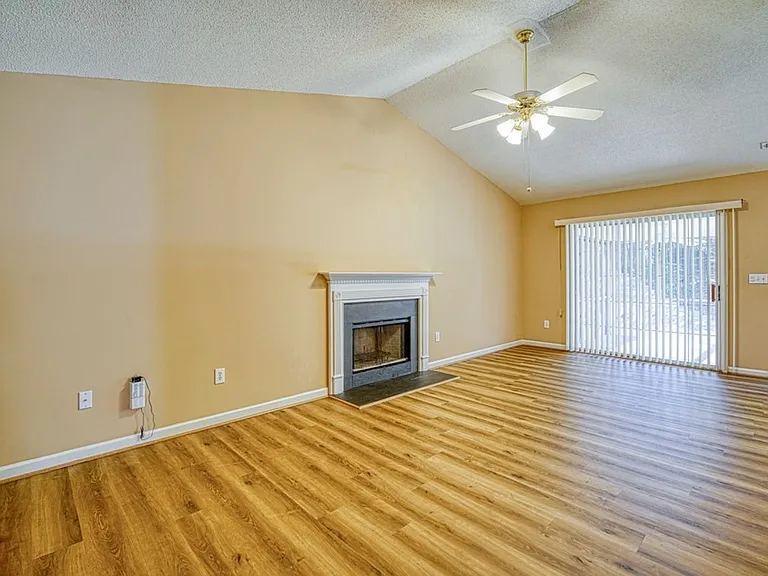 17 Waterfield Ct — Photo 34