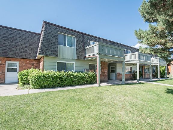 2nd image of 1720 Azalea Ct