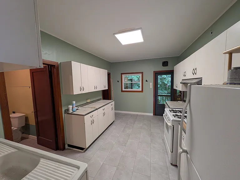 151 Stewart St #2 — Photo 2