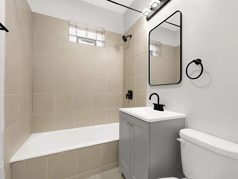 4720 S Drexel — Photo 10