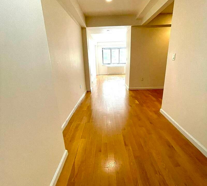 1st image of 3112 23rd Ave #2DD