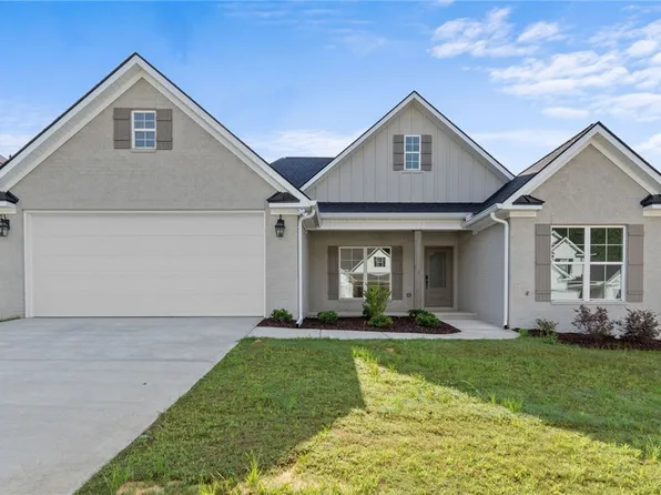 13941 Glenview Dr, Northport, AL 35475
