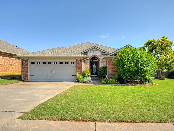 4th image of 2429 Arbor Dr
