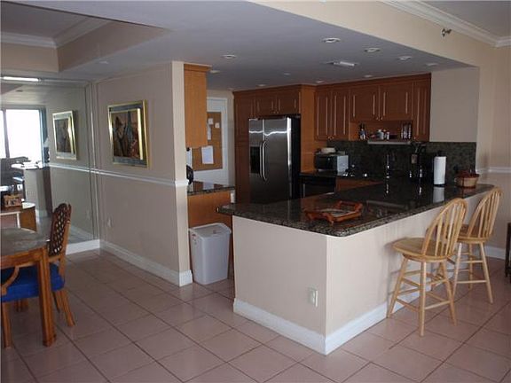 5th image of 11111 Biscayne Blvd #1554