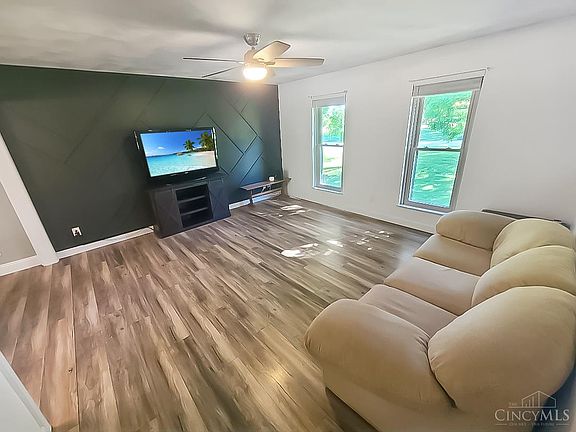 4th image of 10499 Sugardale St