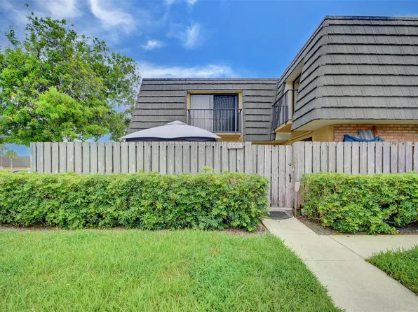 2504 25th Way, West Palm Beach, FL 33407