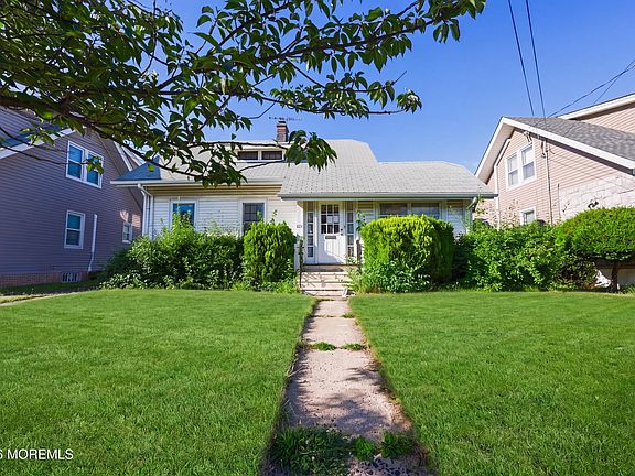 5th image of 668 Belleville Avenue