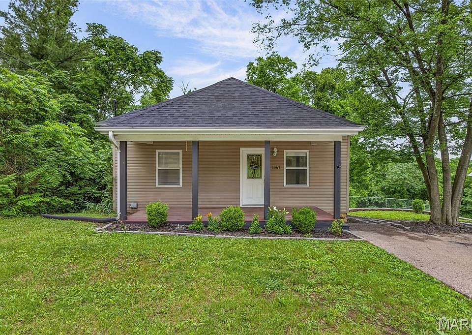 1st image of 1361 Riverview Dr