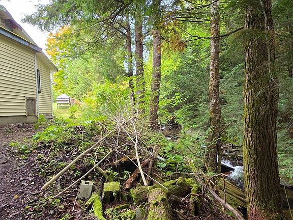3rd image of 802 Downingsville Road