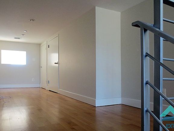 3rd image of 164 Scholes St APT 4A
