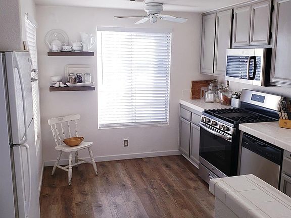 4th image of 15462 Doheny Ln