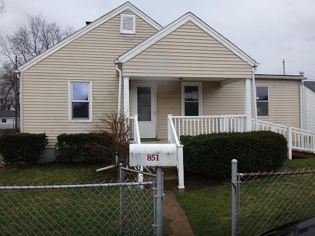 1st image of 851 W Fairview St