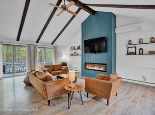 42 S Lehigh River Dr, Gouldsboro, PA 18424