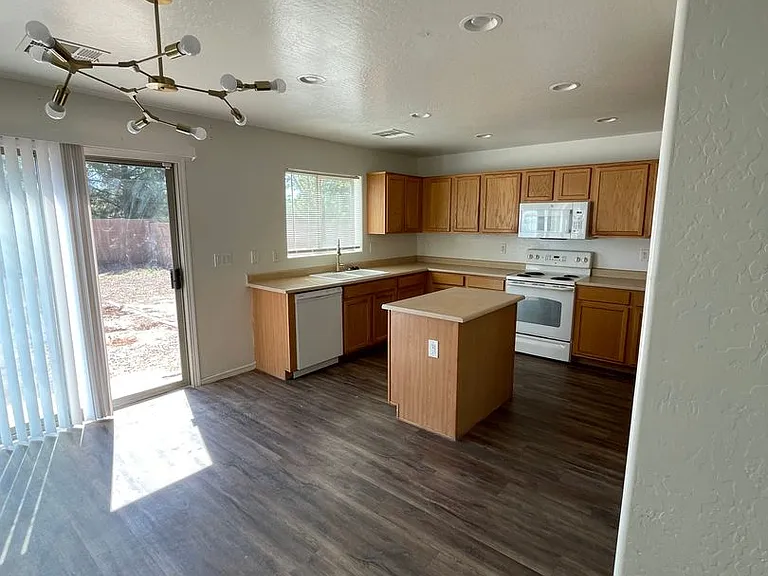 45579 W Dutchman Dr — Photo 36