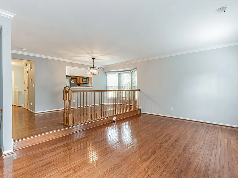 5201 Dunstable Ln — Photo 2