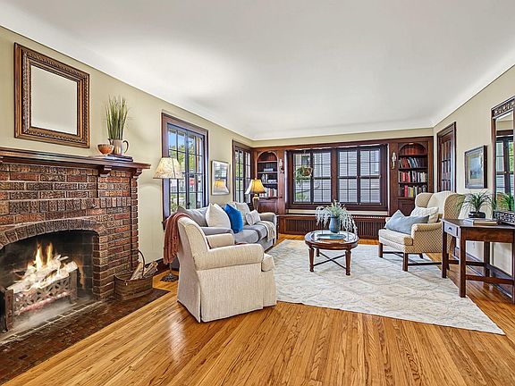 5th image of 2188 Goodrich Ave