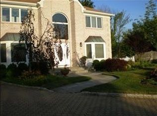 10 Linda Ln, Springfield, NJ 07081