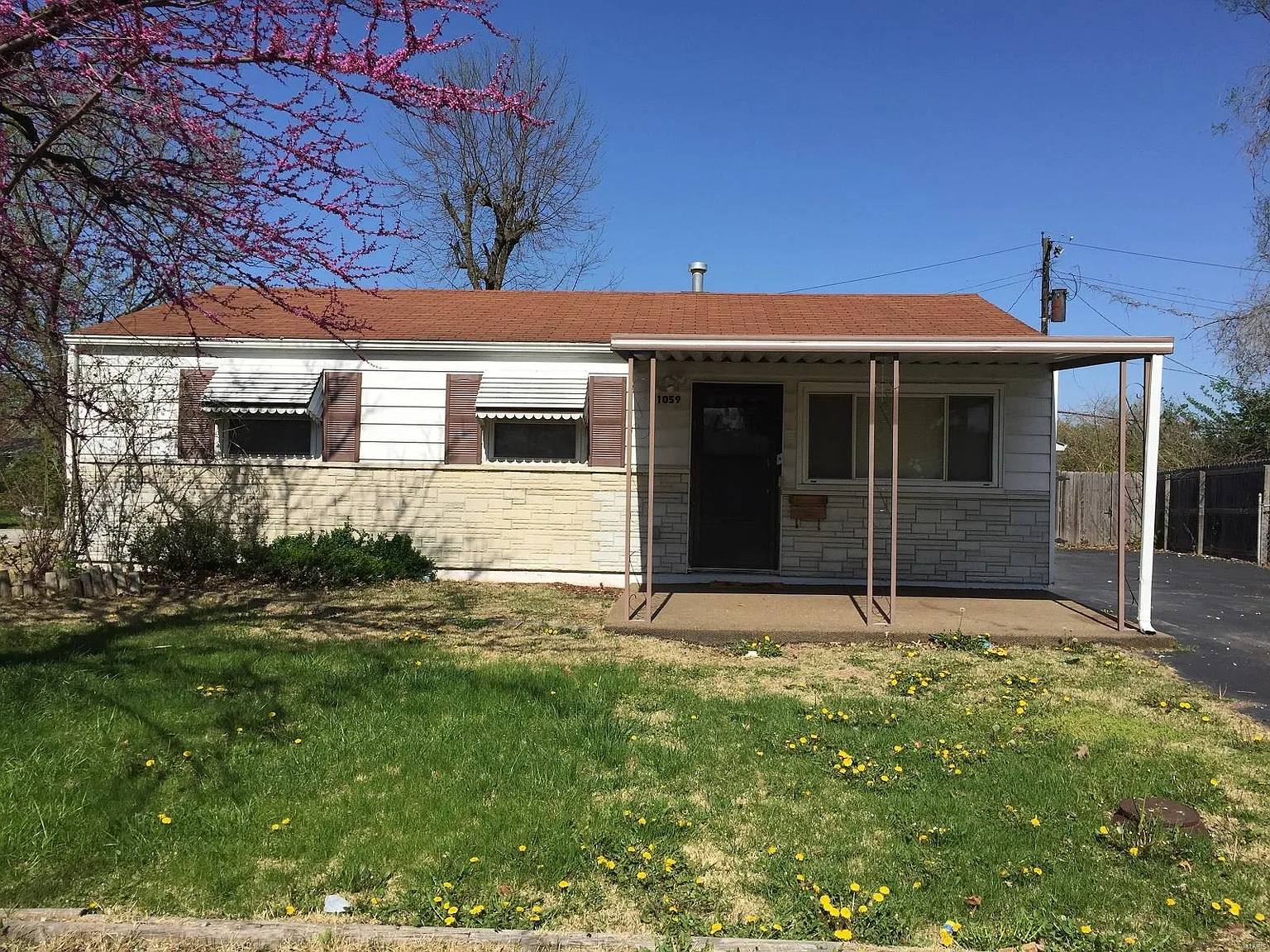 1059 Saint Margaret Dr photo 1